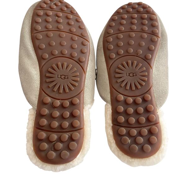 UGG Lane Metallic Gold Loafer Slippers Sherling Lined Comfort Shoes Size 6 - Picture 8 of 8